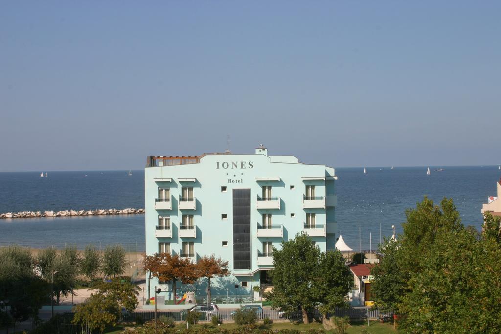 Hotel Iones Rimini Exteriér fotografie